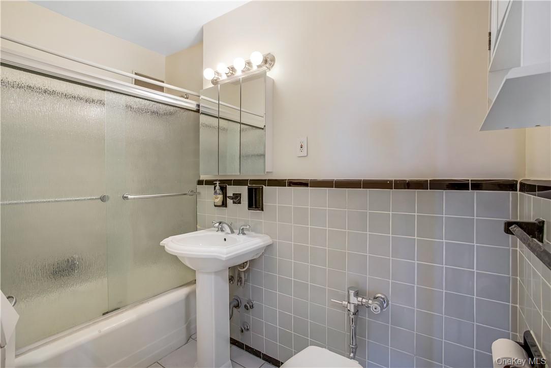 730 Pelham Road, Unit 3F New Rochelle, NY 10805 - Photo 17 of 26