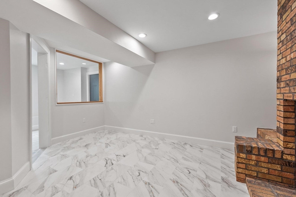 60 Murphy Road Hudson, MA 01749 - Photo 9 of 42