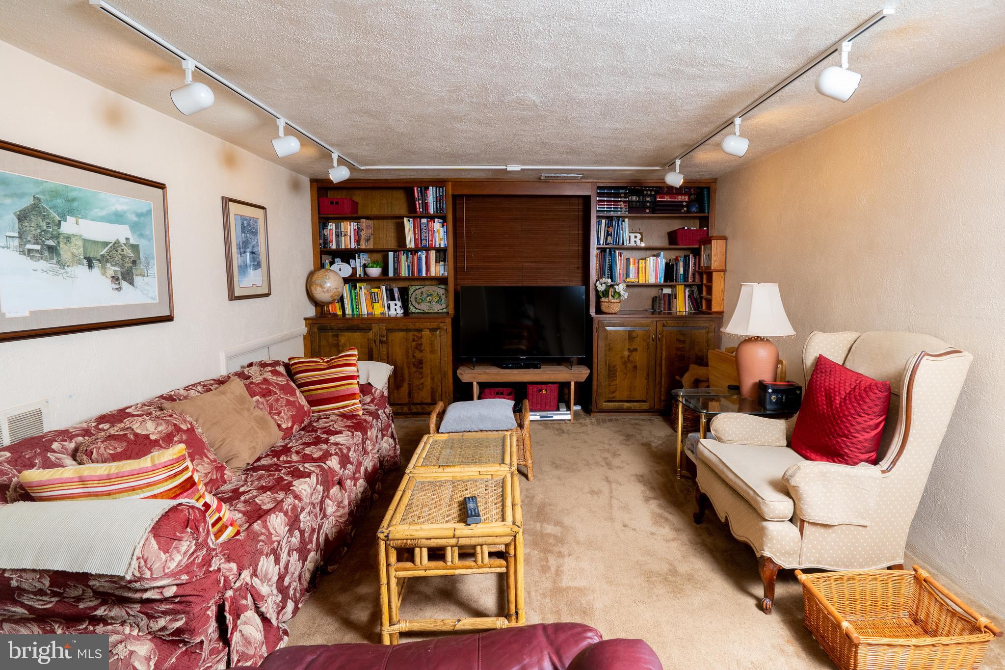 660 Crestwood Road Wayne, PA 19087 - Photo 29 of 38