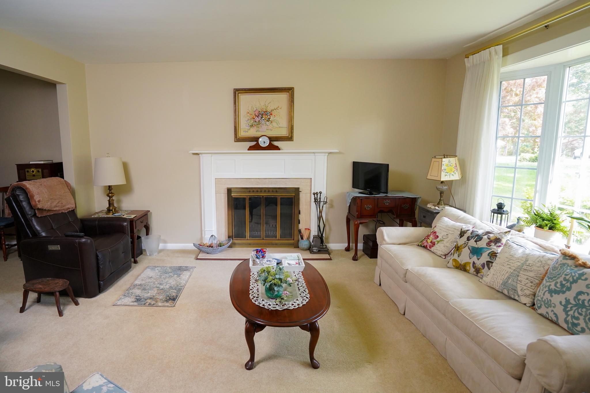 660 Crestwood Road Wayne, PA 19087 - Photo 5 of 38