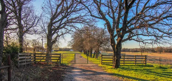 $719,900 | 1300 Rodgers Road, Sunset, TX 76270