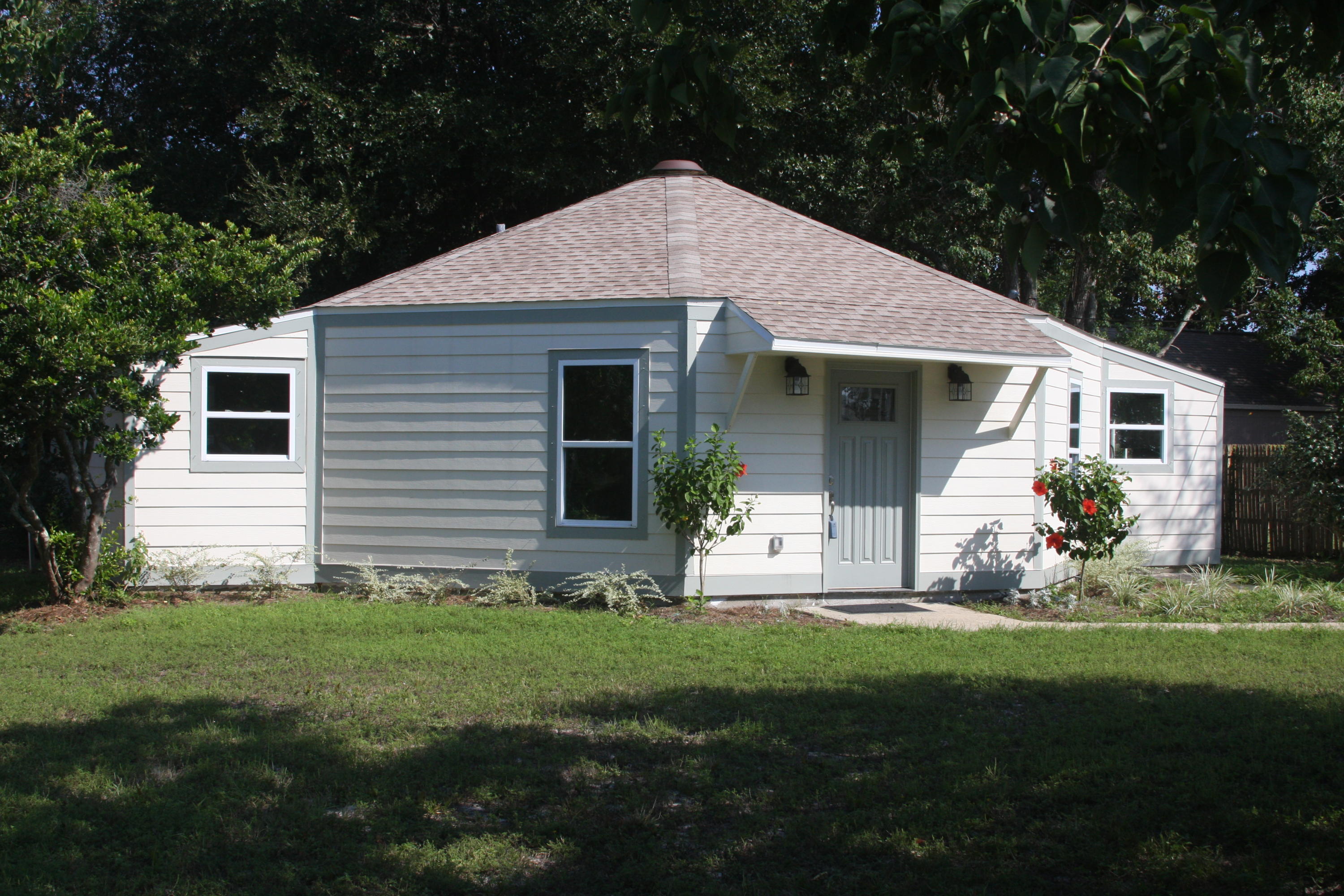 502 3rd Avenue Destin, FL 32541 - Photo 17 of 18 a front view of house with yard and green space