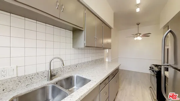 a close view of sink and tap