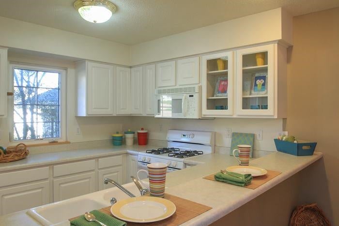 1425 Ranier Drive Iowa City, IA 52246 - Photo 3 of 25 Gallery Image 3
