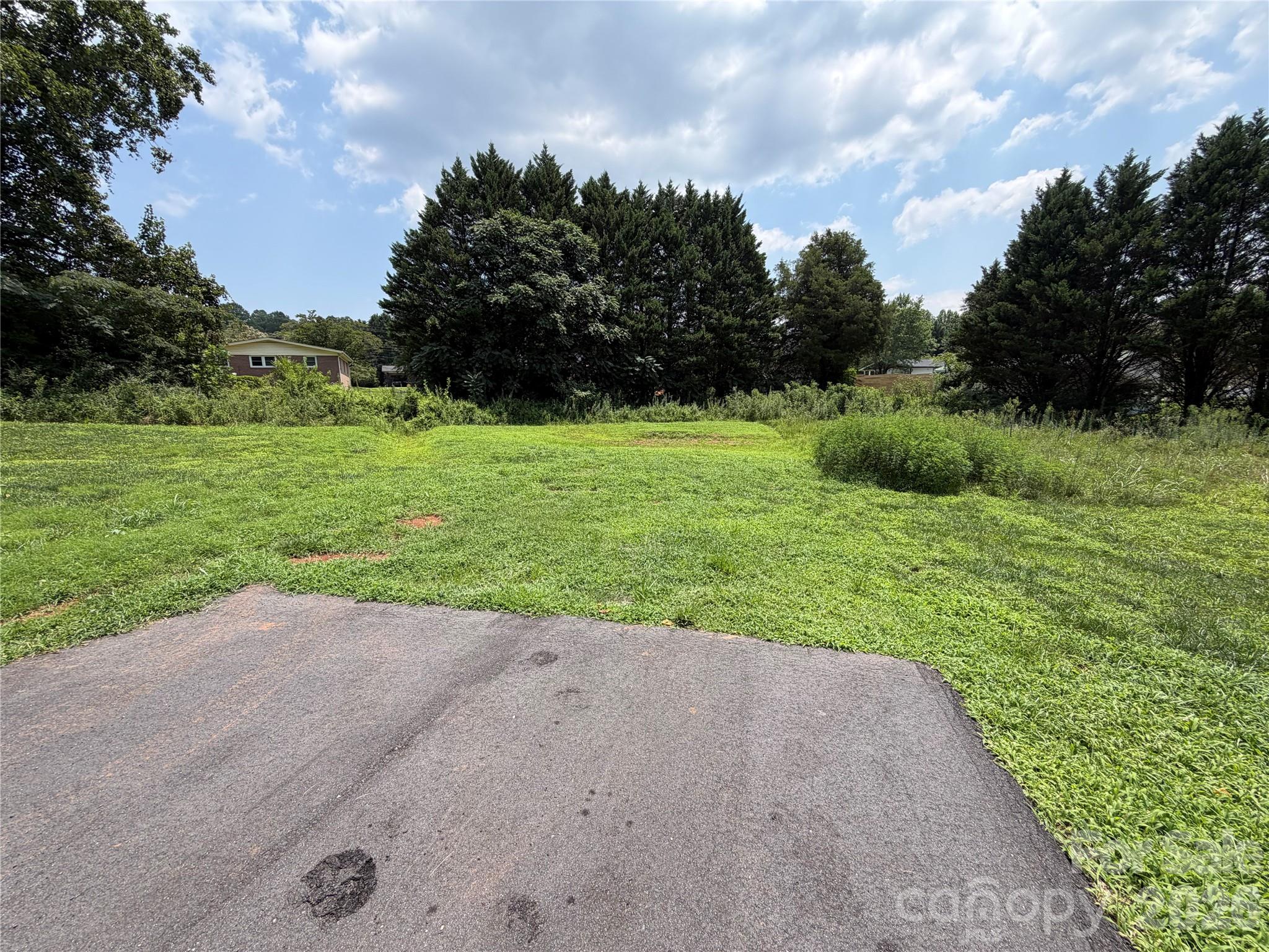 505 Hopewell Road Newland, NC 28657 - Photo 2 of 3 Gallery Image 2