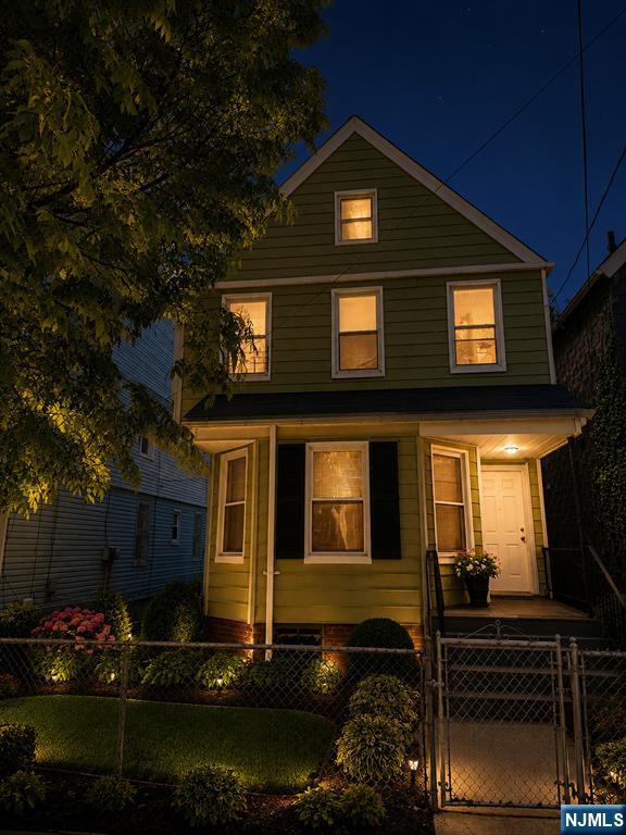 667 Scotland Road Orange, NJ 07050 - Photo 2 of 30