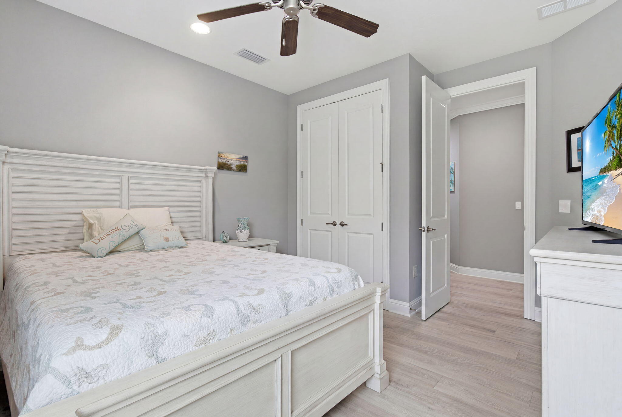 76 Oaktree Boulevard Freeport, FL 32439 - Photo 22 of 54 37-web-or-mls-IMG_4523_reedit_8203c5ff