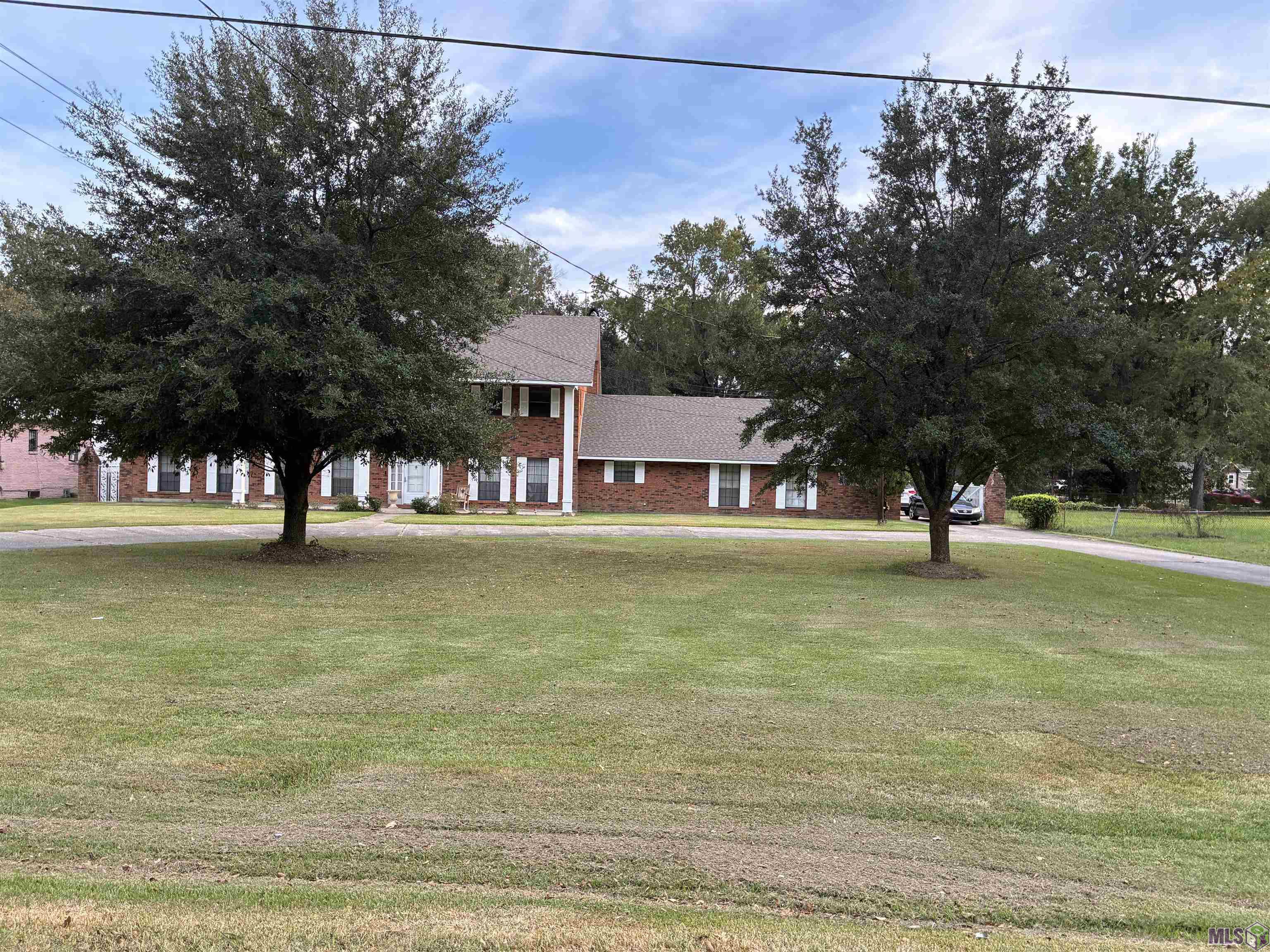 3520 Thomas Road Baton Rouge, LA 70811 - Photo 1 of 22 Front View/Circular Driveway