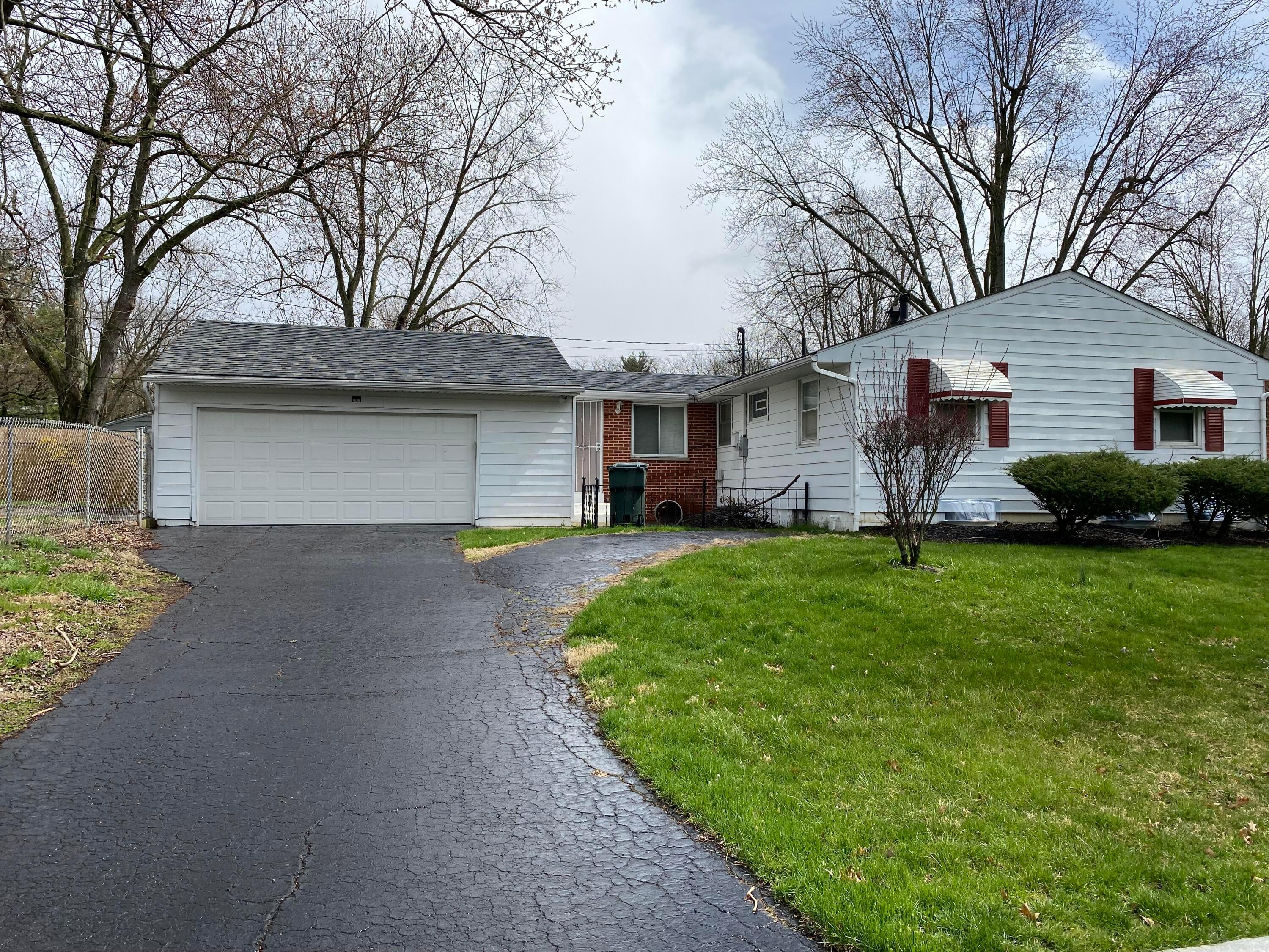 2130 Case Road Columbus, OH 43224 - Photo 4 of 39 04 - Exterior Side - 1