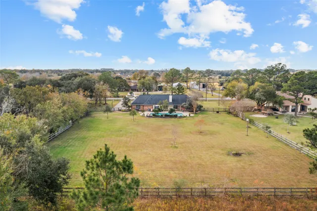 a picture of a bathroom