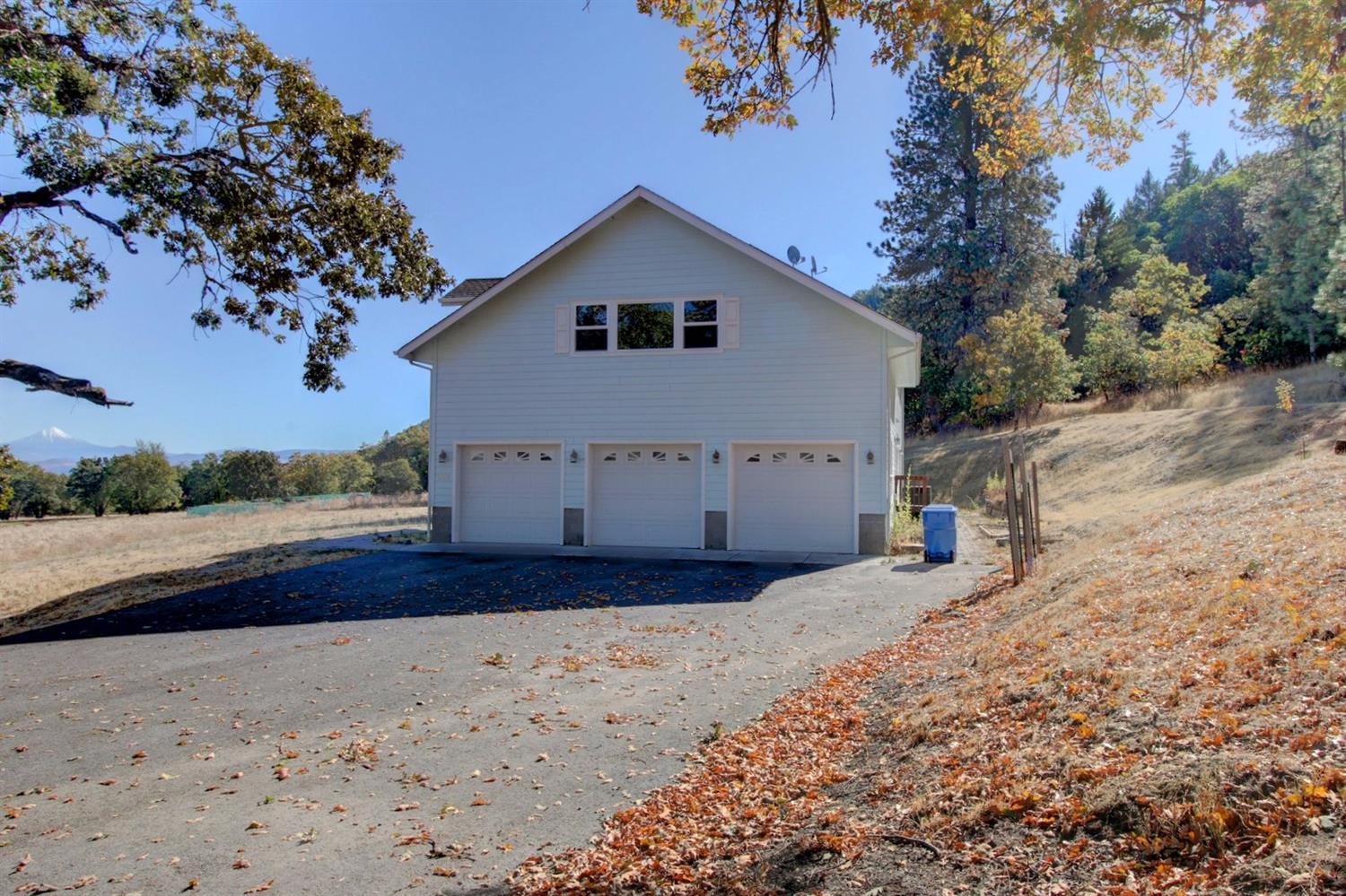 5753 Old Stage Road Central Point, OR 97502 - Photo 5 of 22 Additional Photo