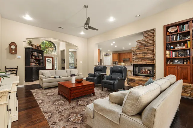 $585,000 | 43 East Hobbit Glen Drive, The Woodlands, TX 77384