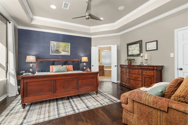 $585,000 | 43 East Hobbit Glen Drive, The Woodlands, TX 77384