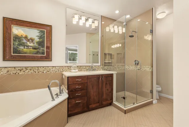 $585,000 | 43 East Hobbit Glen Drive, The Woodlands, TX 77384