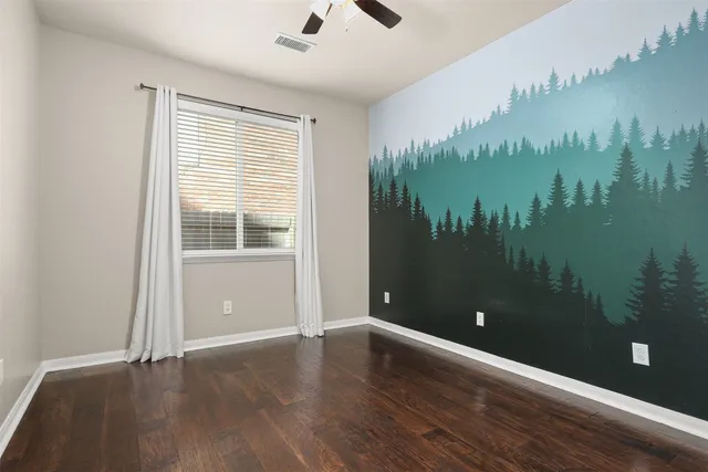 $585,000 | 43 East Hobbit Glen Drive, The Woodlands, TX 77384