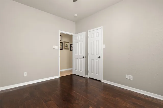 $585,000 | 43 East Hobbit Glen Drive, The Woodlands, TX 77384