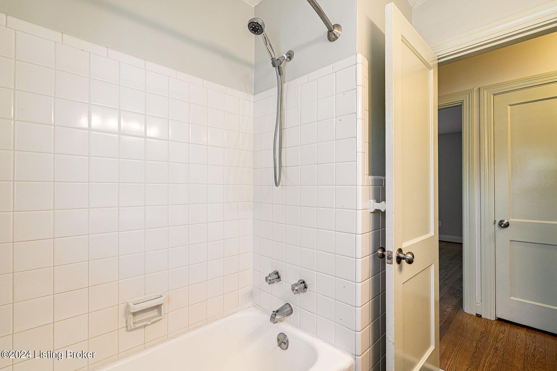 215 Fairmeade Road Louisville, KY 40207 - Photo 15 of 34 photo_online_015