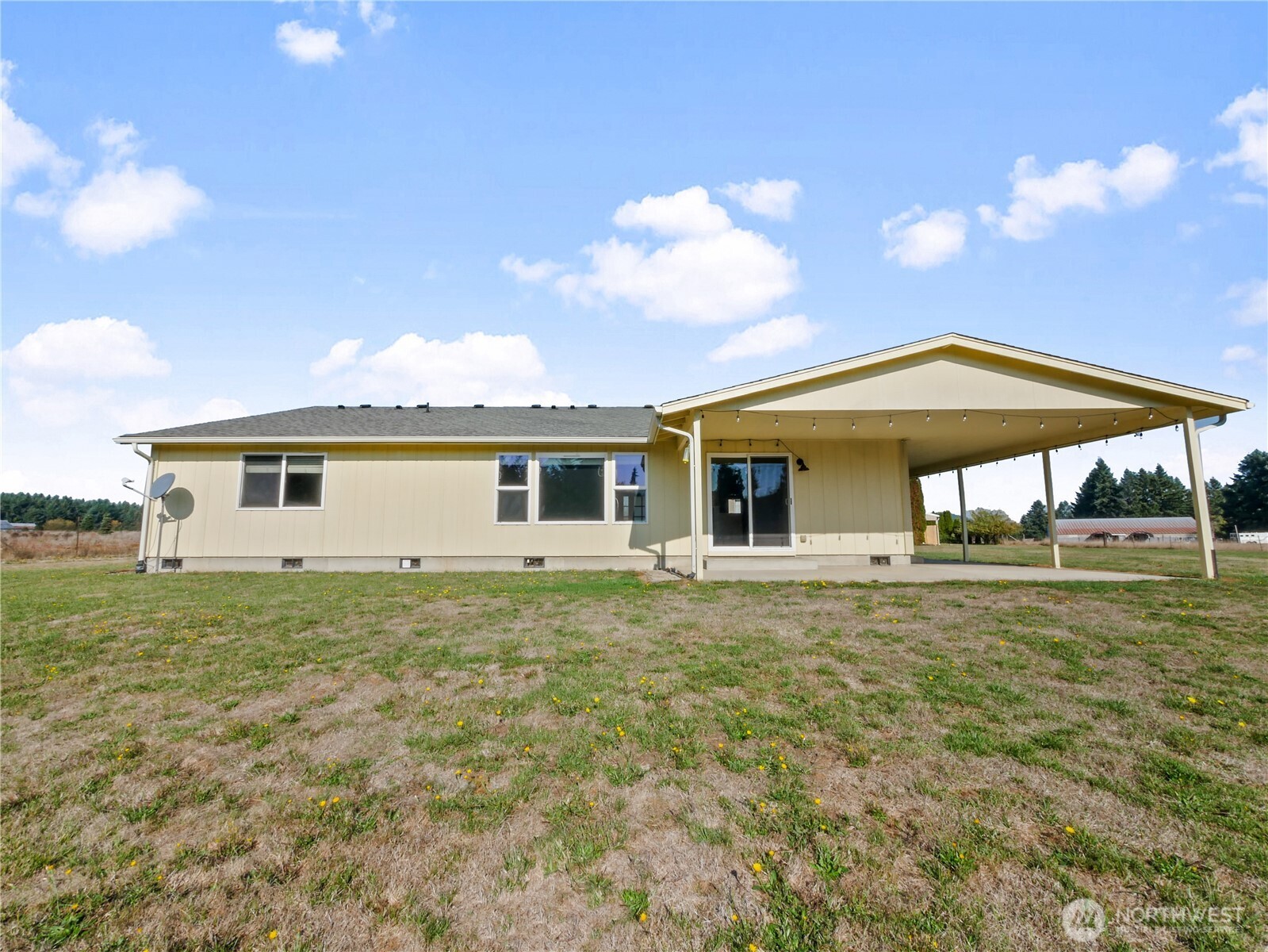 219 Jones Road Winlock, WA 98596 - Photo 26 of 35 a front view of a house with garden
