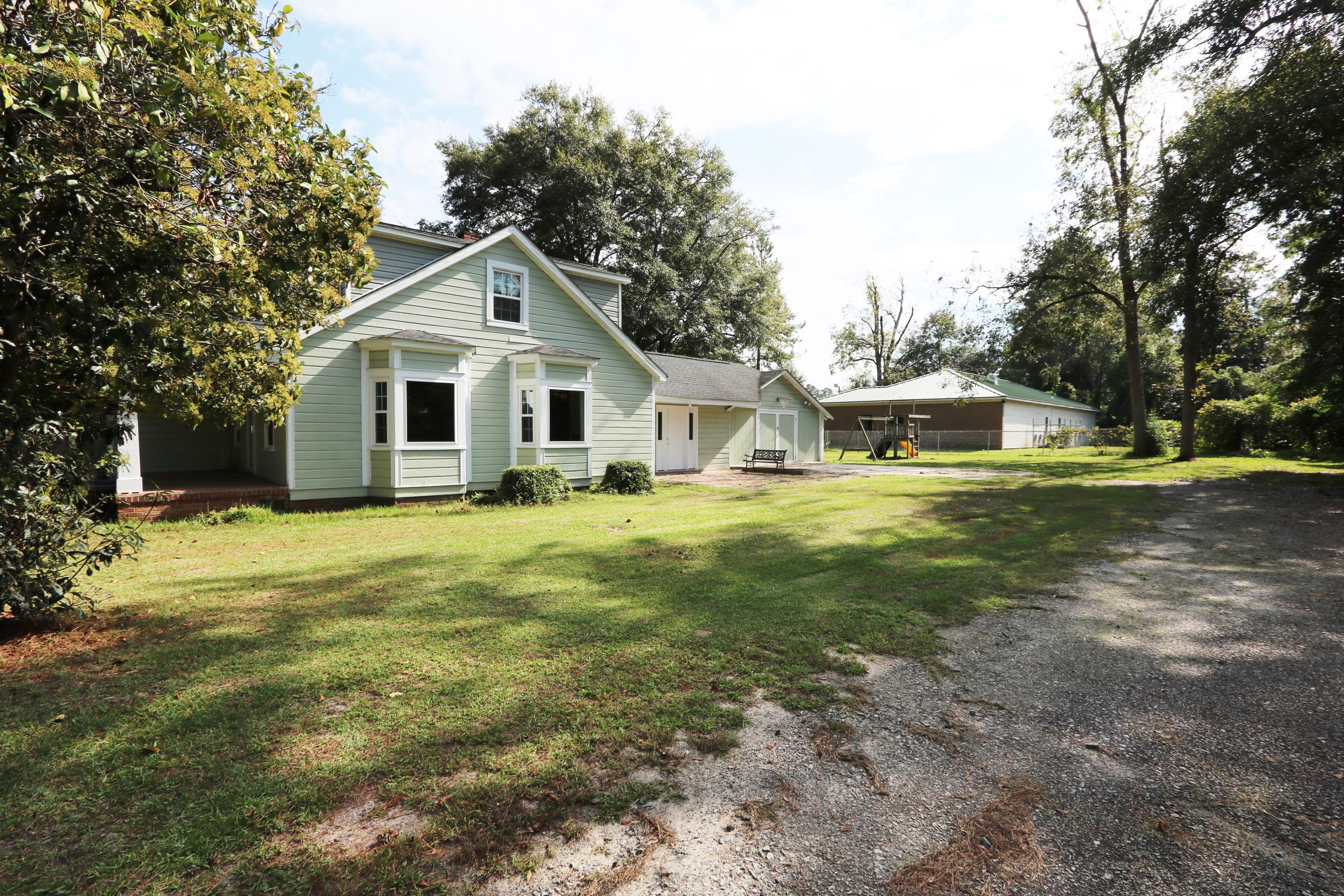 303 Johnston Street St. George, SC 29477 - Photo 16 of 20 Side View