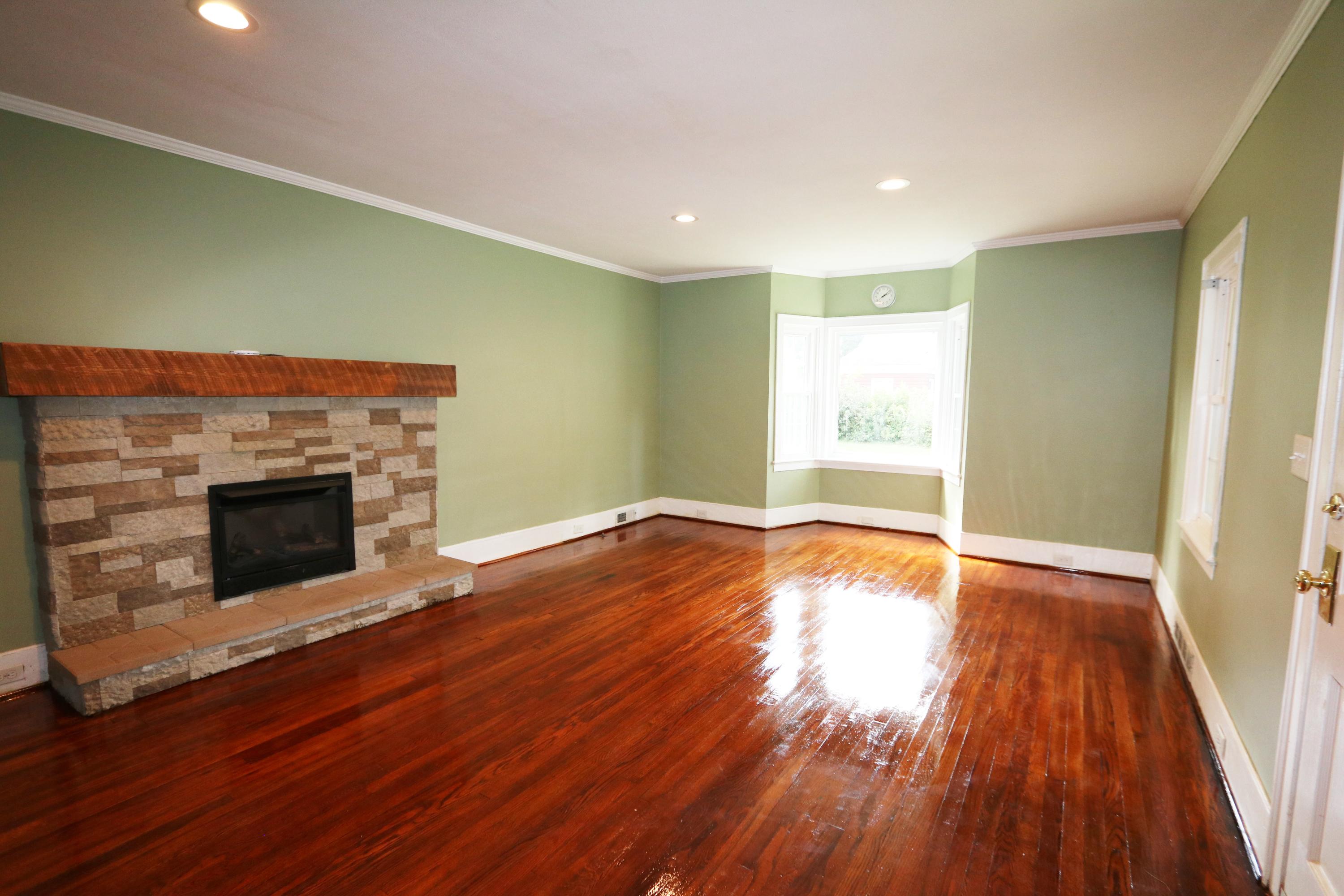 303 Johnston Street St. George, SC 29477 - Photo 3 of 20 Living Room