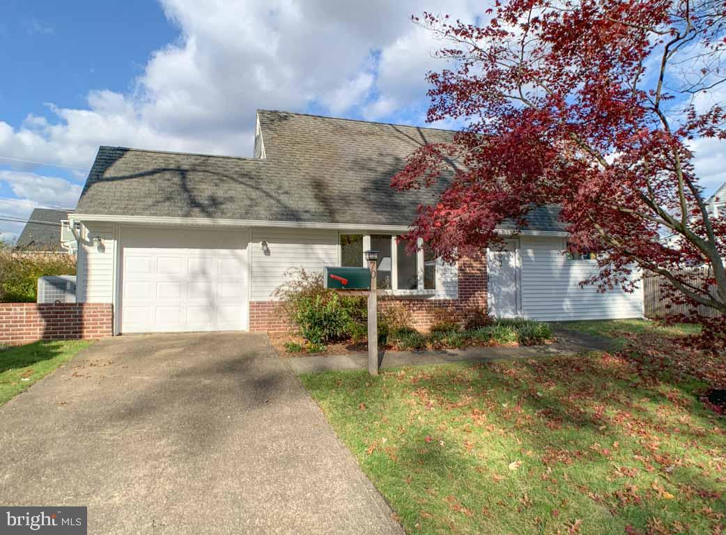 70 Verdant Road Levittown, PA 19057 - Photo 1 of 32