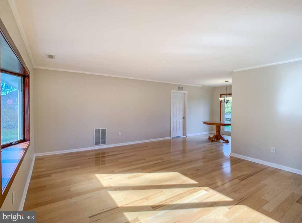 70 Verdant Road Levittown, PA 19057 - Photo 2 of 32