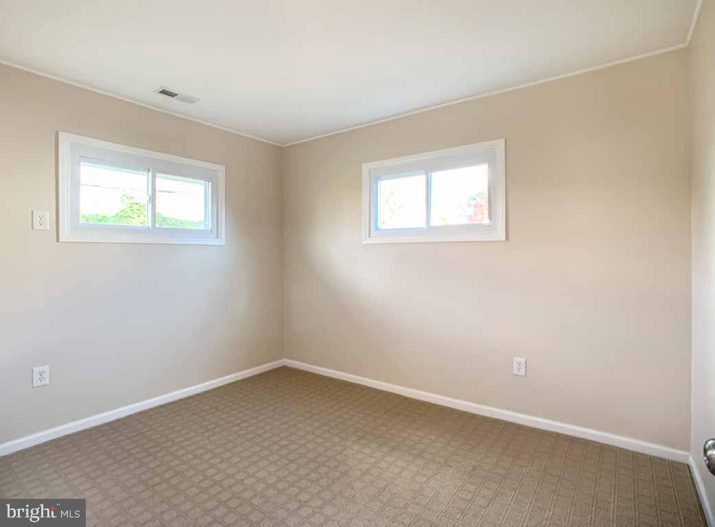 70 Verdant Road Levittown, PA 19057 - Photo 12 of 32