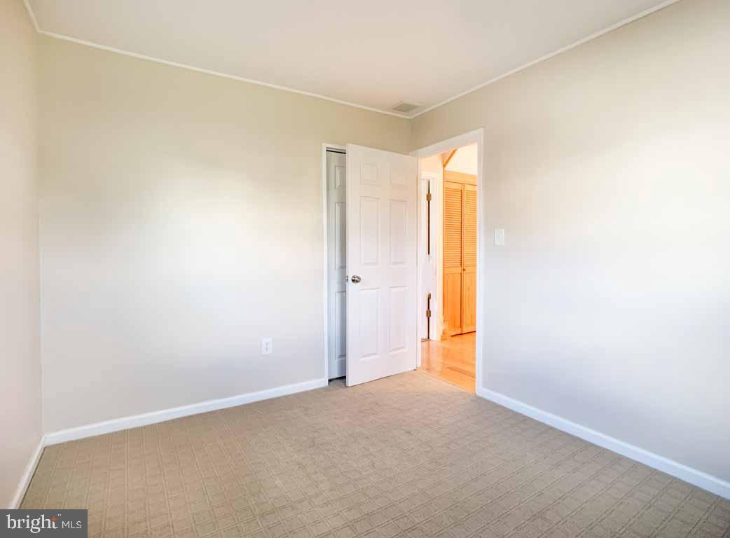70 Verdant Road Levittown, PA 19057 - Photo 13 of 32