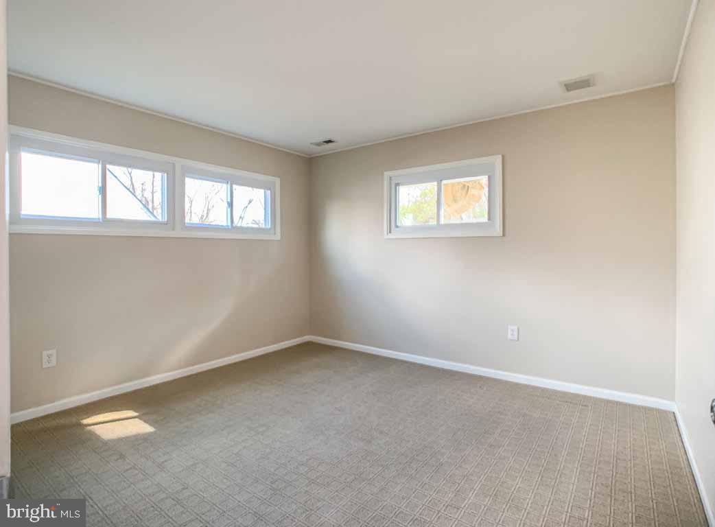 70 Verdant Road Levittown, PA 19057 - Photo 14 of 32