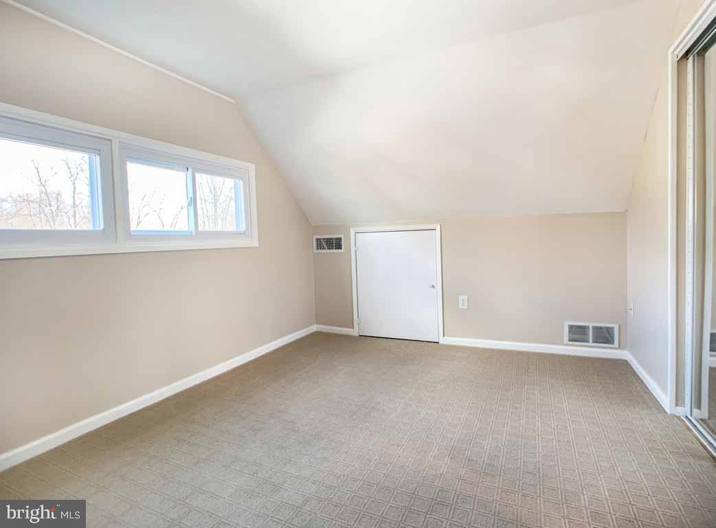 70 Verdant Road Levittown, PA 19057 - Photo 17 of 32