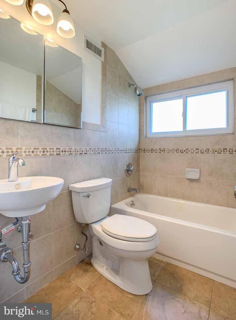 70 Verdant Road Levittown, PA 19057 - Photo 23 of 32