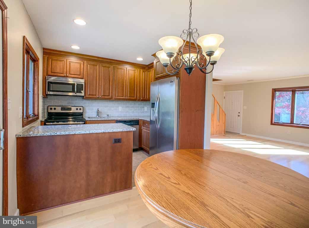 70 Verdant Road Levittown, PA 19057 - Photo 8 of 32