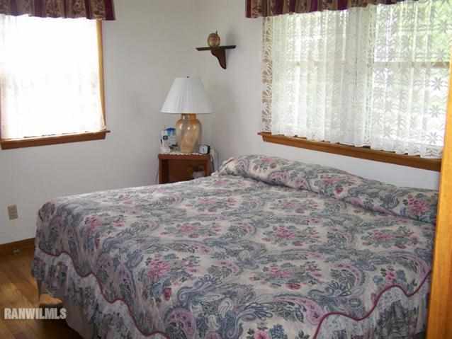 1940 West Middlebury Road Freeport, IL 61032 - Photo 5 of 8 Gallery Image 5