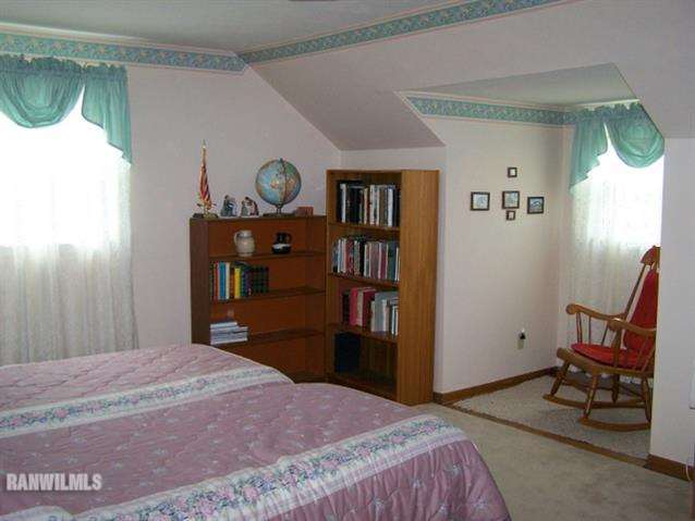 1940 West Middlebury Road Freeport, IL 61032 - Photo 6 of 8 Gallery Image 6