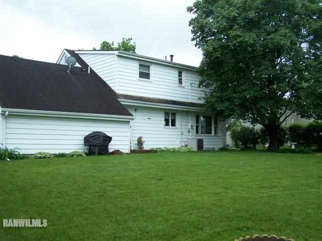 1940 West Middlebury Road Freeport, IL 61032 - Photo 8 of 8 Gallery Image 8