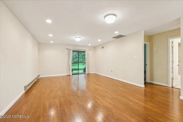 $399,000 | 70 Overlook Way, Unit E, Manalapan, NJ 07726