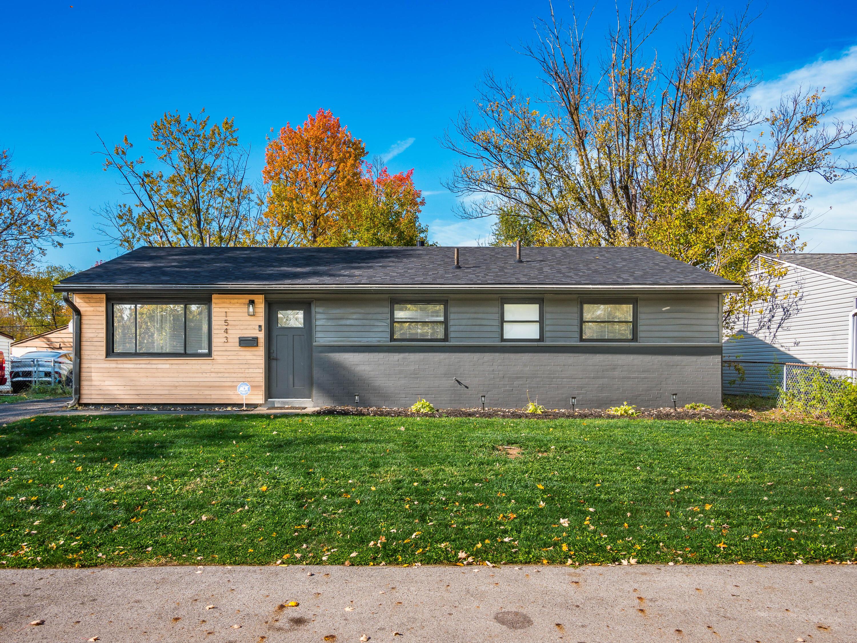 1543 South Hamilton Road Columbus, OH 43227 - Photo 3 of 31 front