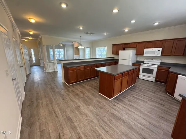 $1,995 | 203 Molly Court, Cary, NC 27511