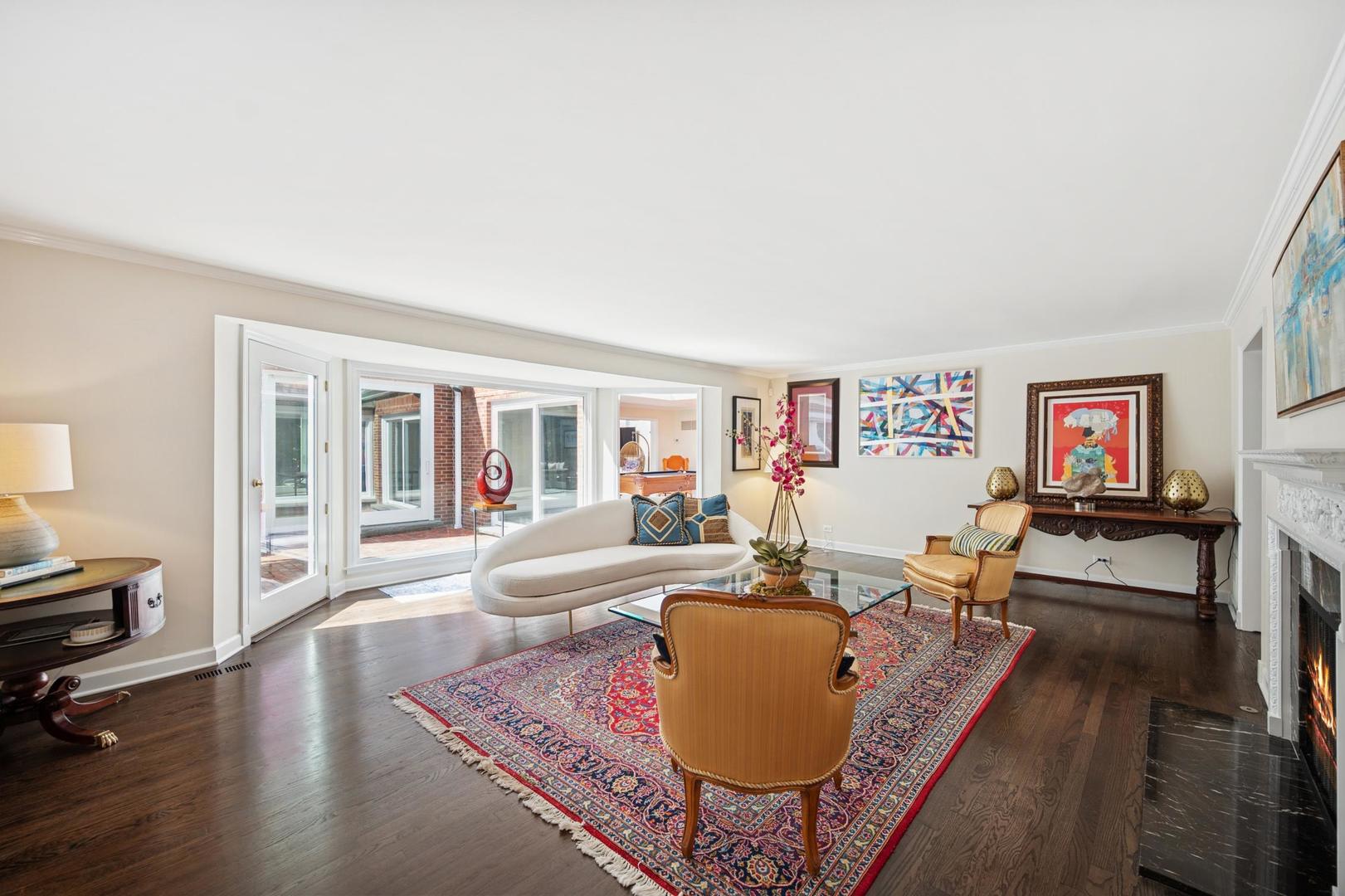 32 Meadowview Road Northfield, IL 60093 - Photo 19 of 69 a living room with furniture a rug and a window