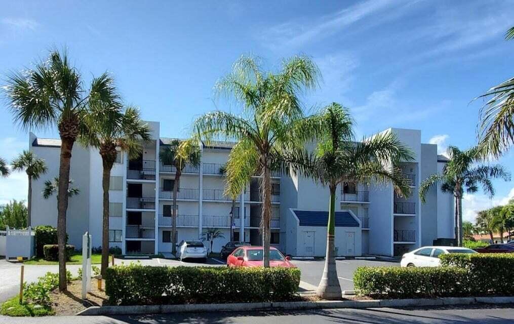 1605 Highway 1, Unit F203 Jupiter, FL 33477 - Photo 4 of 39 Front of Building