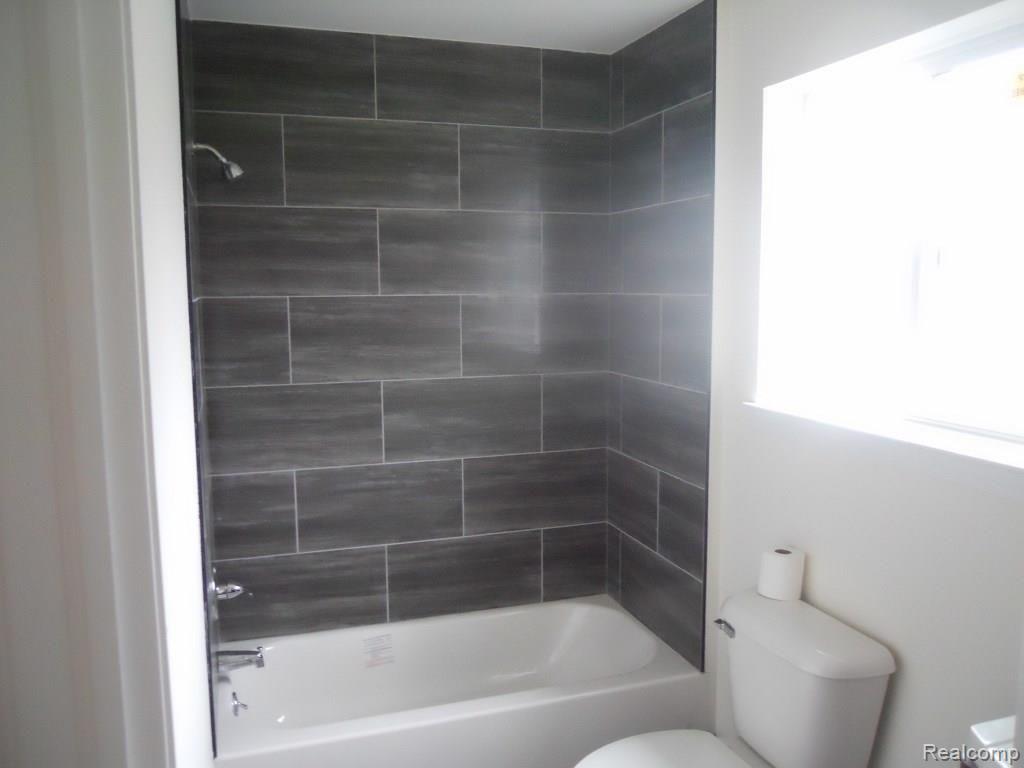 22739 Middlebelt Road Farmington, MI 48336 - Photo 10 of 11