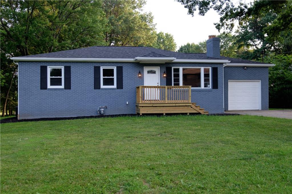 390 South Keel Ridge Road Hermitage, PA 16148 - Photo 1 of 16 Gallery Image 1