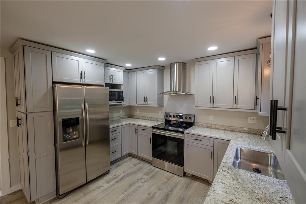390 South Keel Ridge Road Hermitage, PA 16148 - Photo 6 of 16 Gallery Image 6