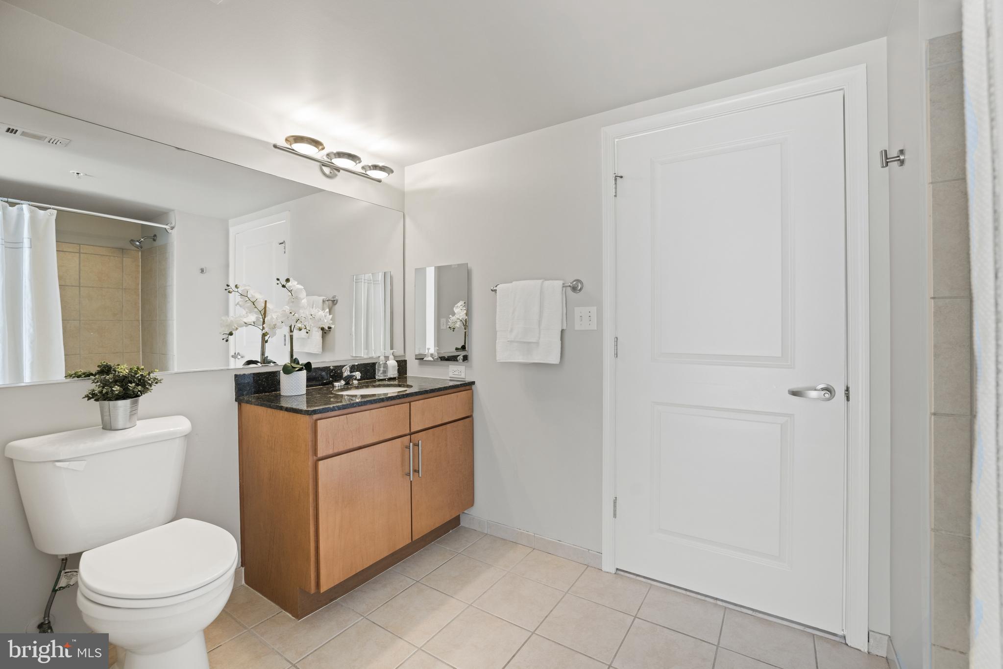 915 E Street Northwest, Unit 1113 Washington, DC 20004 - Photo 17 of 39