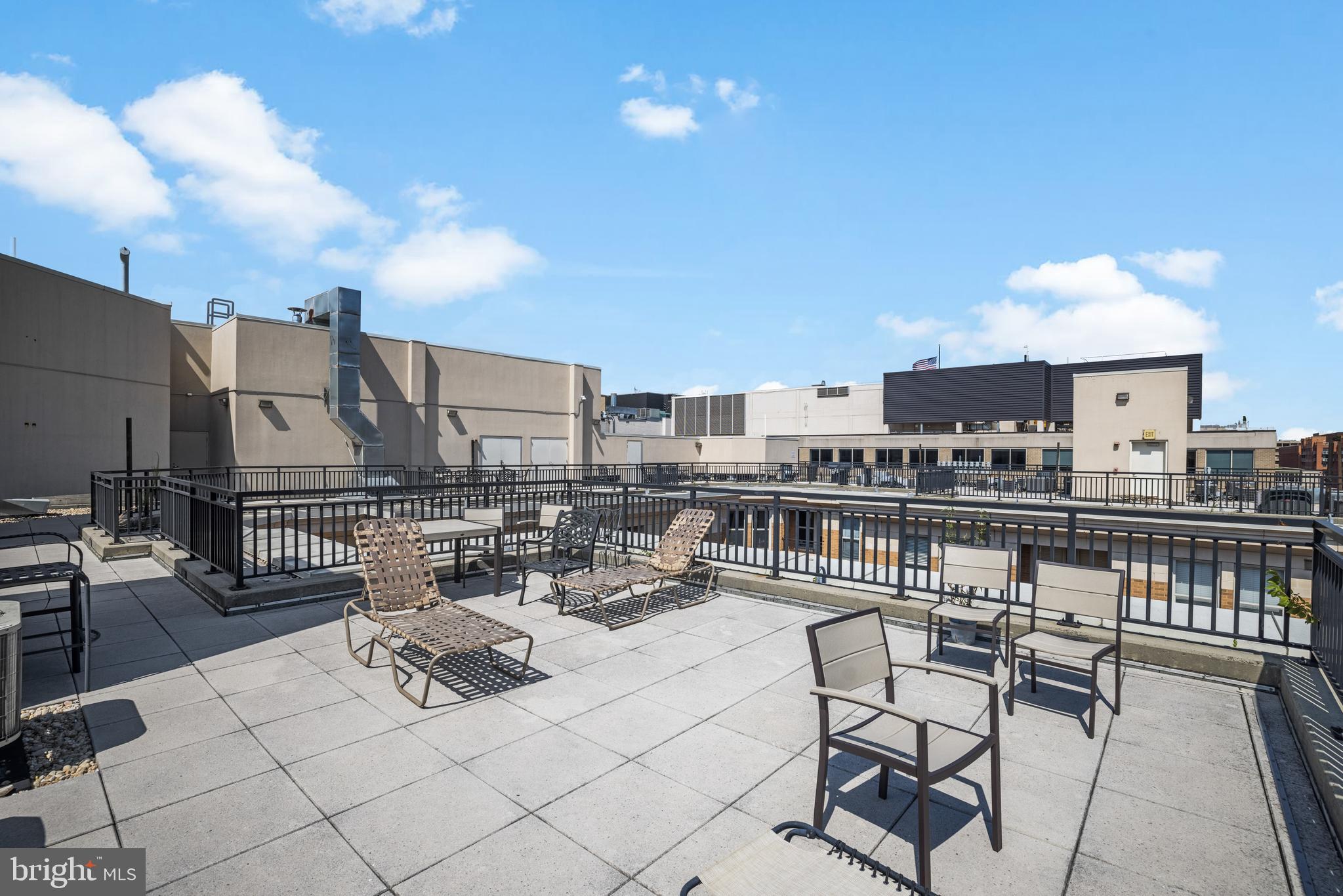 915 E Street Northwest, Unit 1113 Washington, DC 20004 - Photo 25 of 39