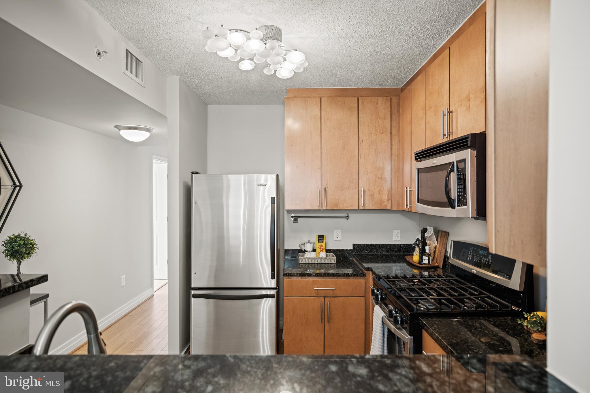 915 E Street Northwest, Unit 1113 Washington, DC 20004 - Photo 7 of 39