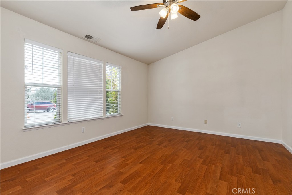 52 Sunnyside Way Templeton, CA 93465 - Photo 19 of 41 an empty room with a window