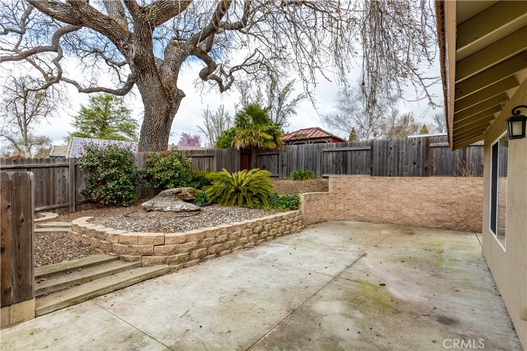 52 Sunnyside Way Templeton, CA 93465 - Photo 29 of 41 a view of a yard with a large tree