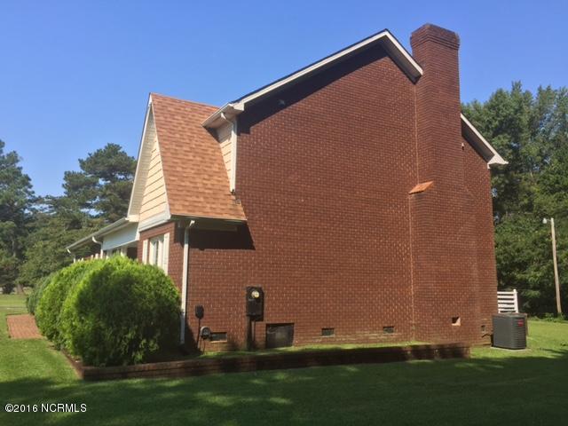 1810 Haskett Road Kinston, NC 28501 - Photo 18 of 19 1810 Haskett SideView