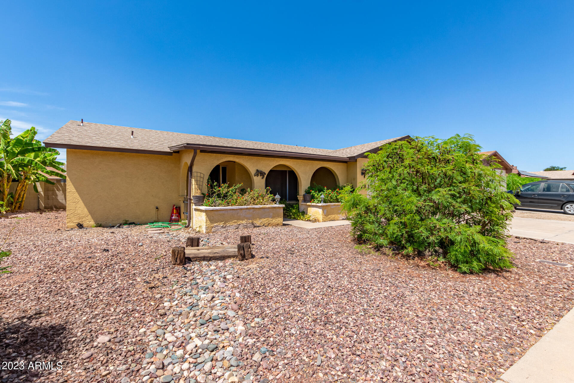 5754 West Shangri-la Road Glendale, AZ 85304 - Photo 4 of 40 05 - Shangri La